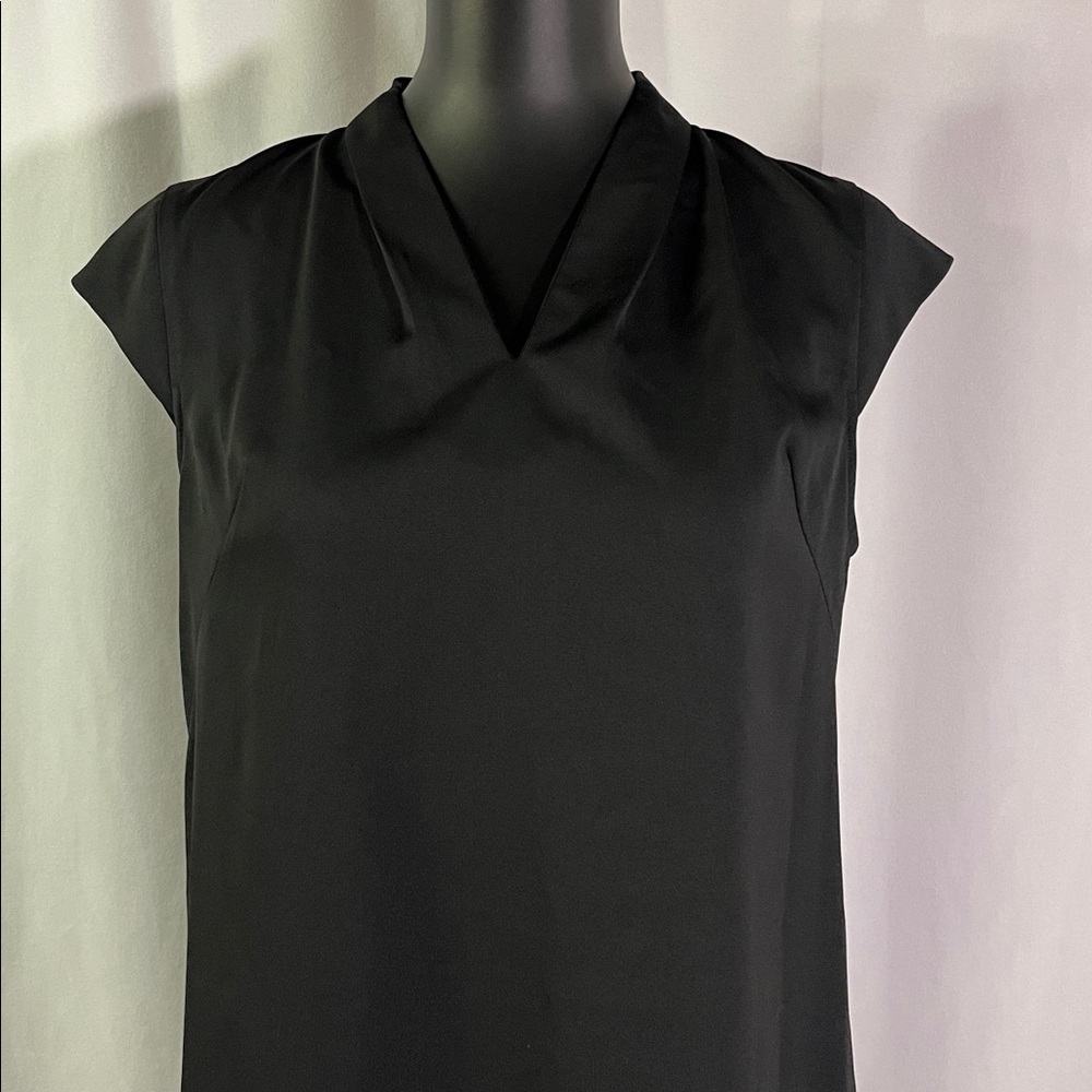 Ann Taylor Factory Black Split V-Neck Cap Sleeve Shift Dress - Picture 4 of 16